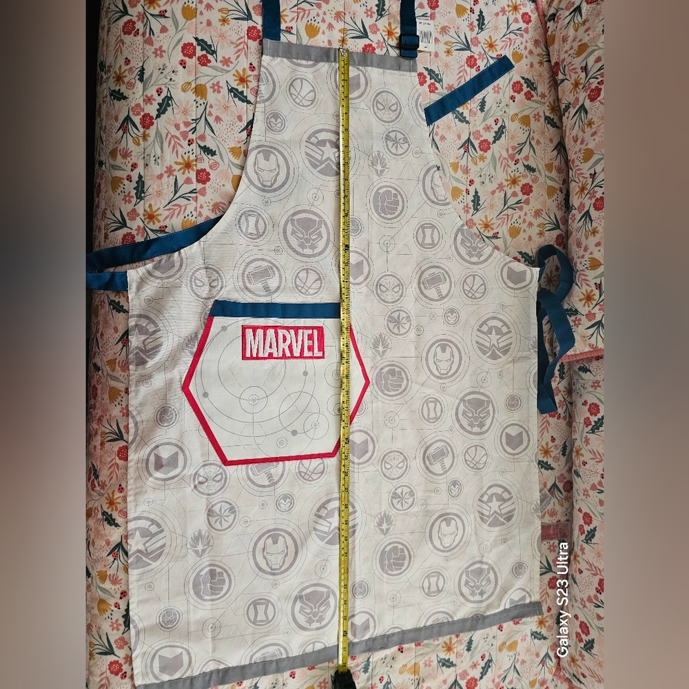 Disney's Marvel Comics Embroidered Apron Unisex - Picture 6 of 11